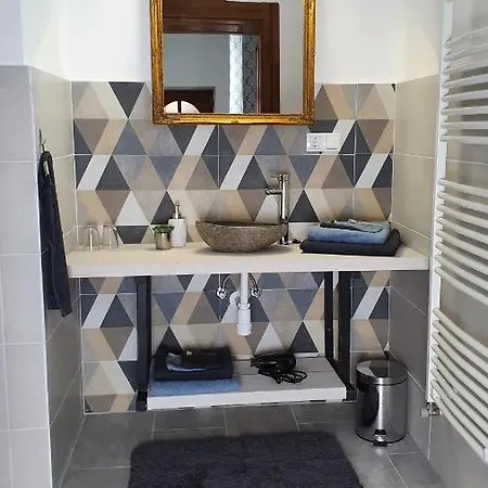 Tisza White House 4*