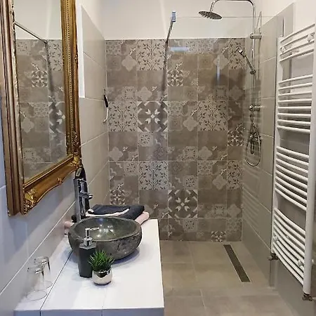 B&B Tisza White House Tiszaszolos