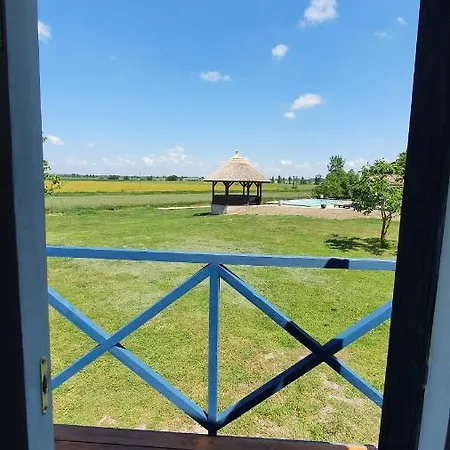 Tisza White House B&B Tiszaszolos