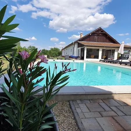 Tisza White House Bed & Breakfast