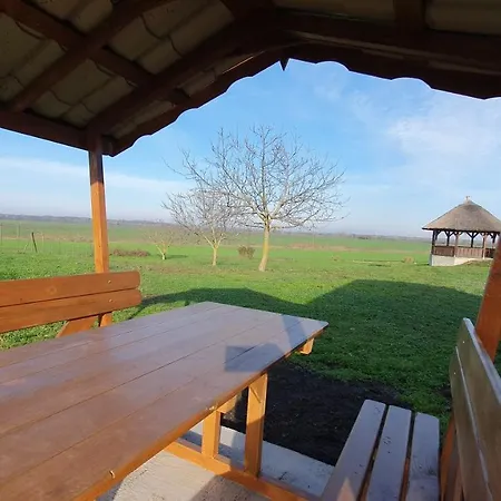 B&B Tisza White House 4*