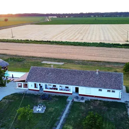 Tisza White House * Tiszaszolos