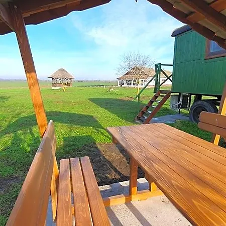 Bed and breakfast Tisza White House Tiszaszolos