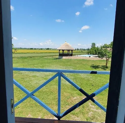 Tisza White House Bed & Breakfast Tiszaszolos