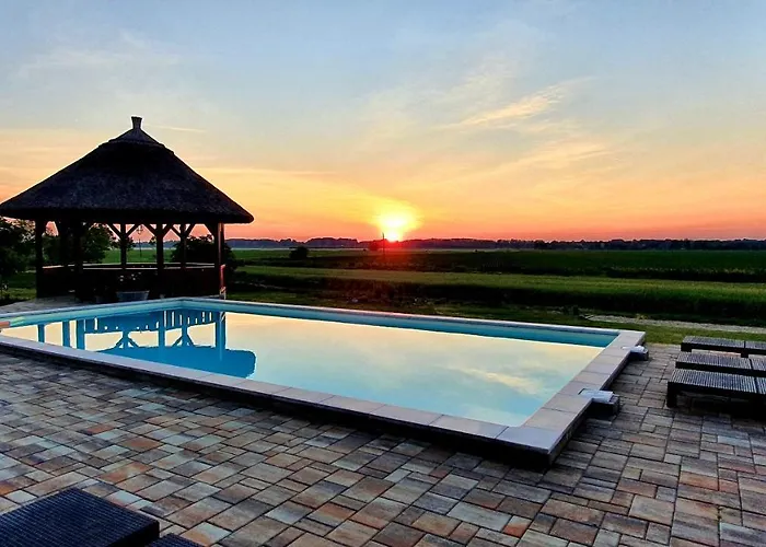 Tisza White House Bed & Breakfast