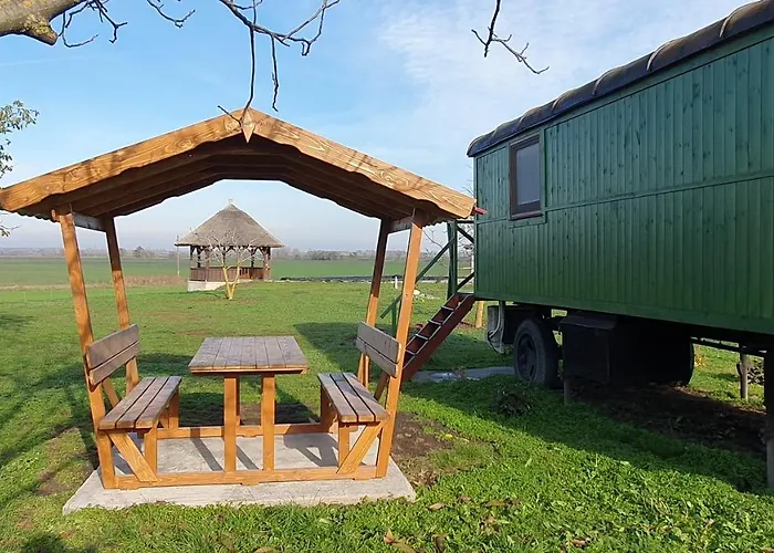 Tisza White House 4* Tiszaszolos