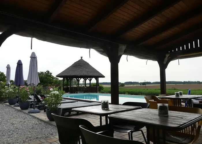 Tisza White House 4*